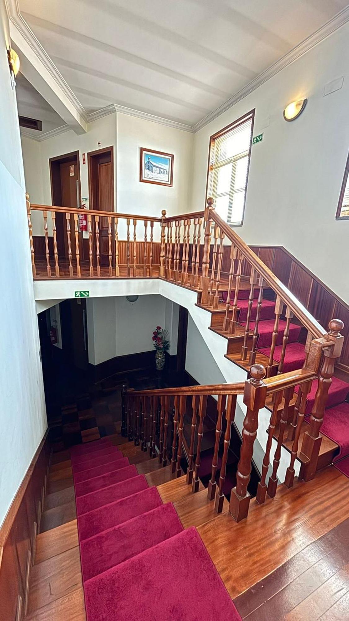 Hotel Trindade Coelho Mogadouro  Eksteriør bilde