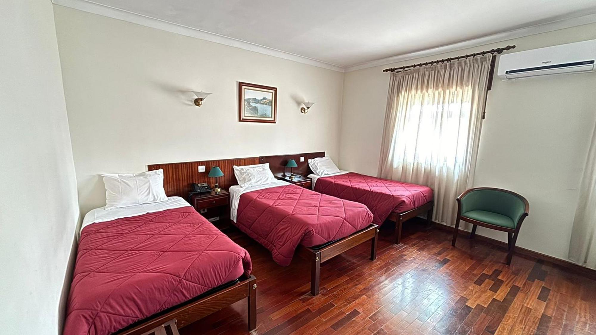 Hotel Trindade Coelho Mogadouro  Eksteriør bilde