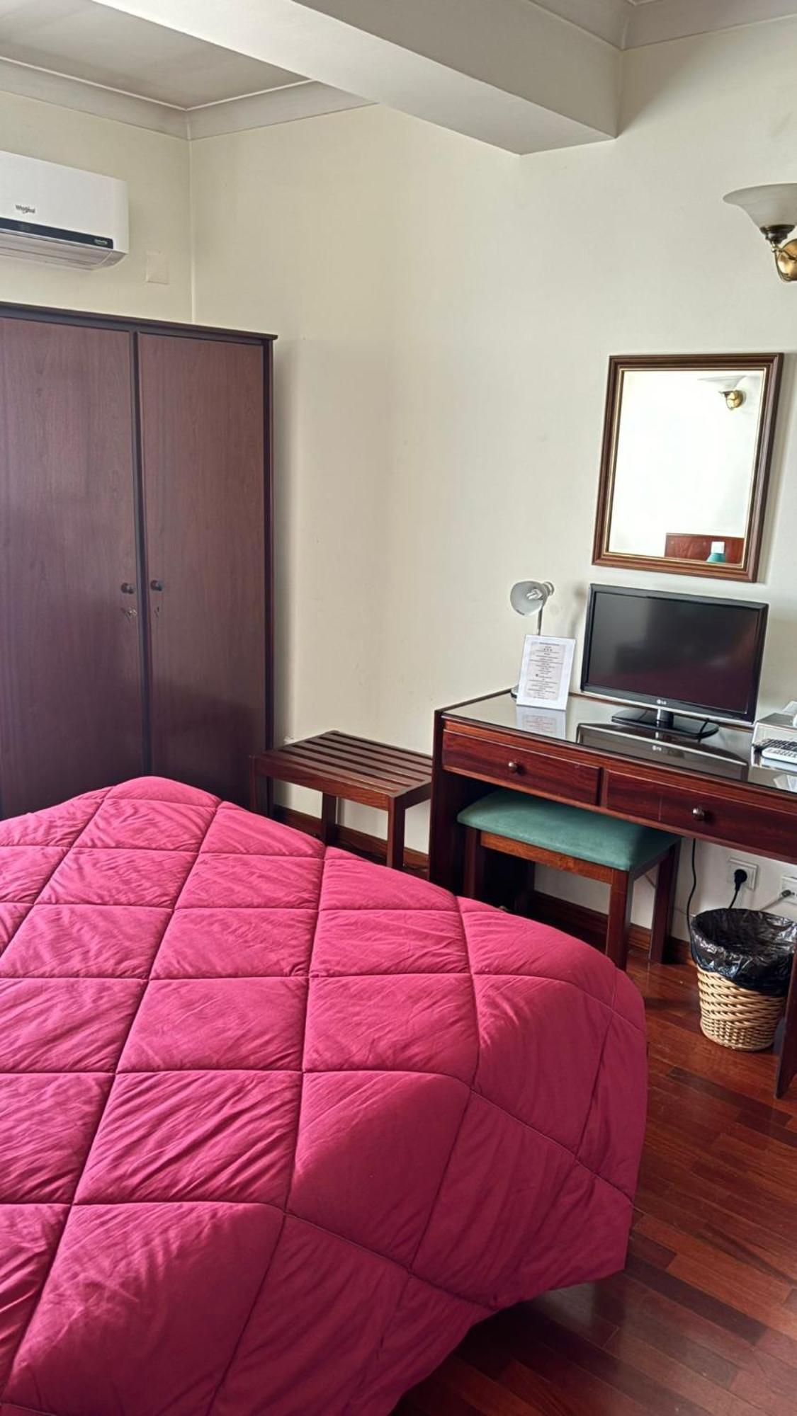 Hotel Trindade Coelho Mogadouro  Eksteriør bilde