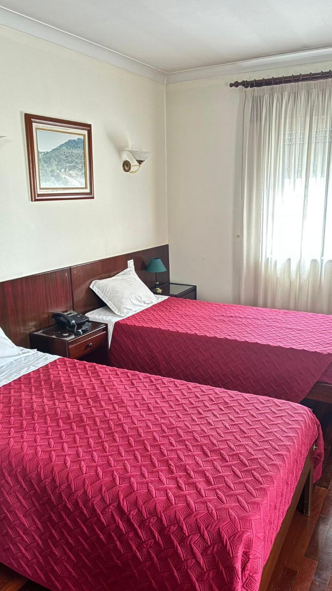 Hotel Trindade Coelho Mogadouro  Eksteriør bilde