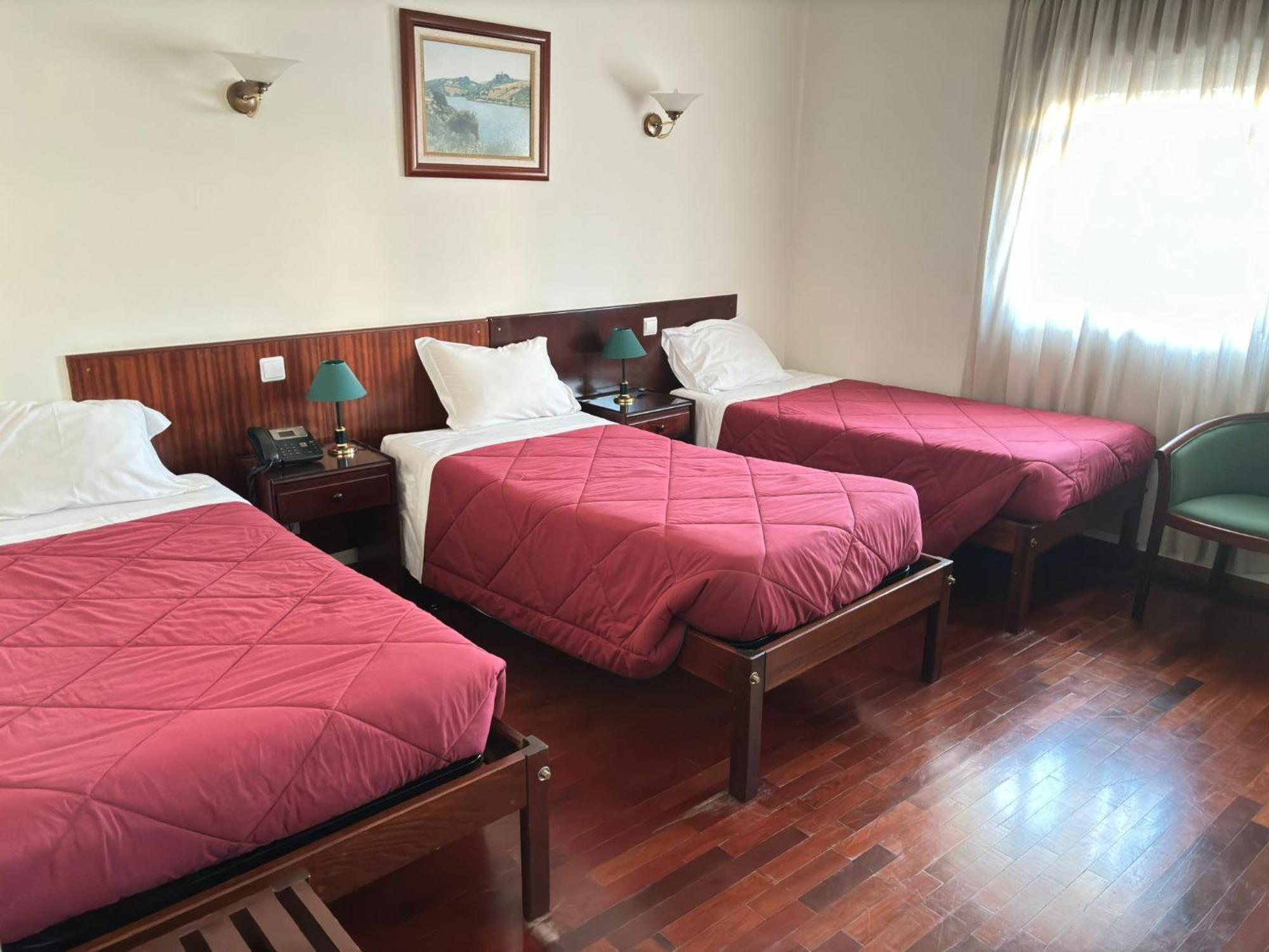 Hotel Trindade Coelho Mogadouro  Eksteriør bilde