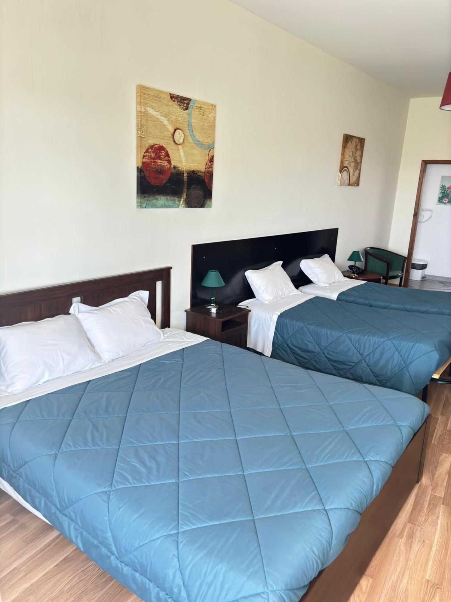 Hotel Trindade Coelho Mogadouro  Eksteriør bilde