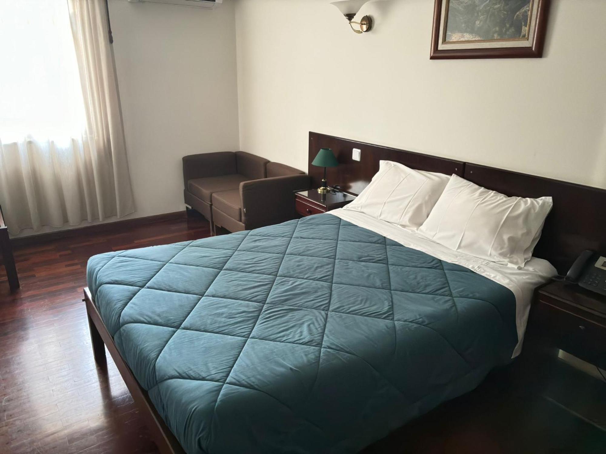 Hotel Trindade Coelho Mogadouro  Eksteriør bilde
