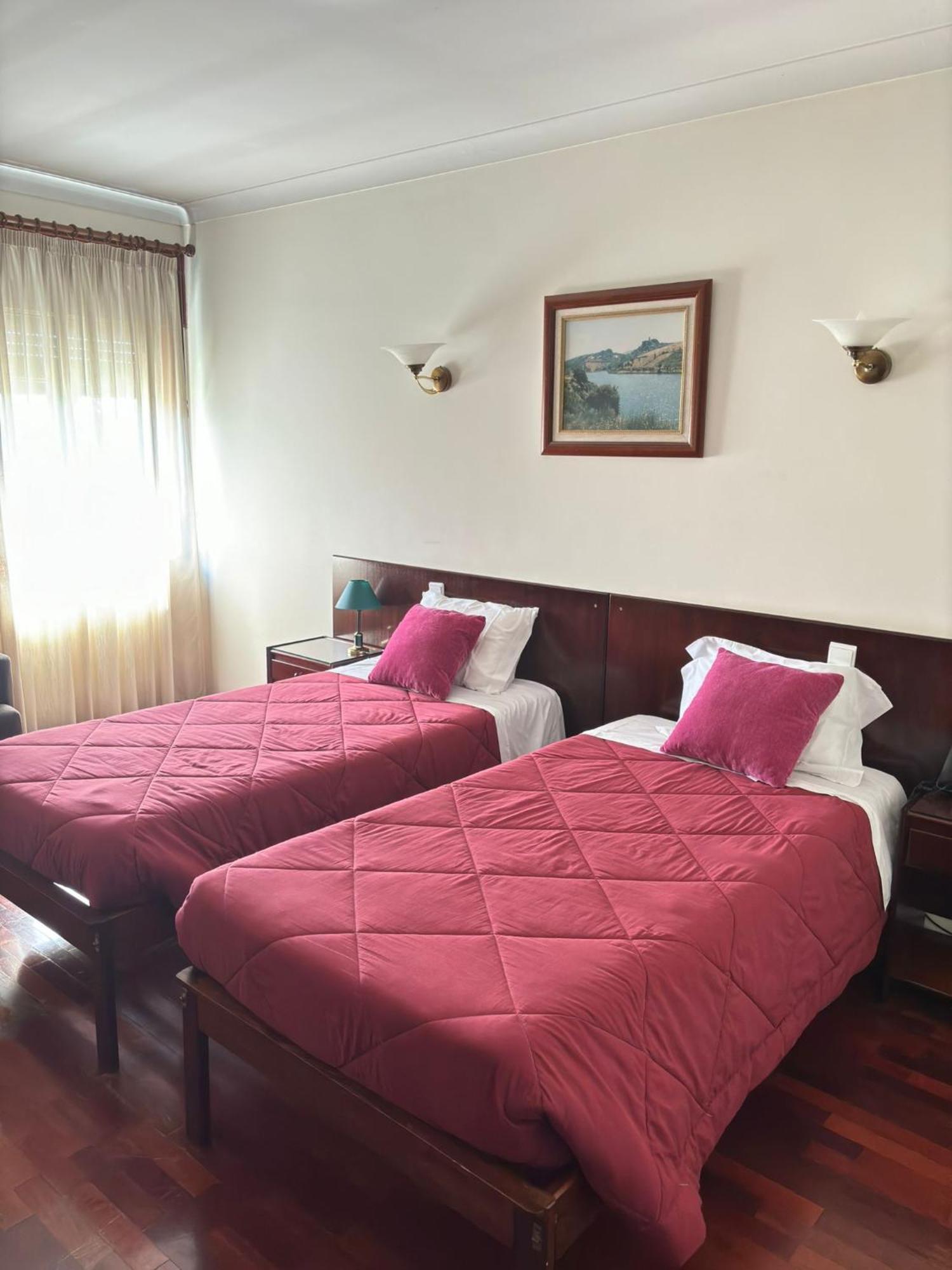 Hotel Trindade Coelho Mogadouro  Eksteriør bilde